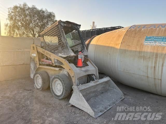CAT 216B Liukuohjatut kuormaajat