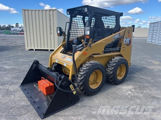 CAT 216B3 Liukuohjatut kuormaajat
