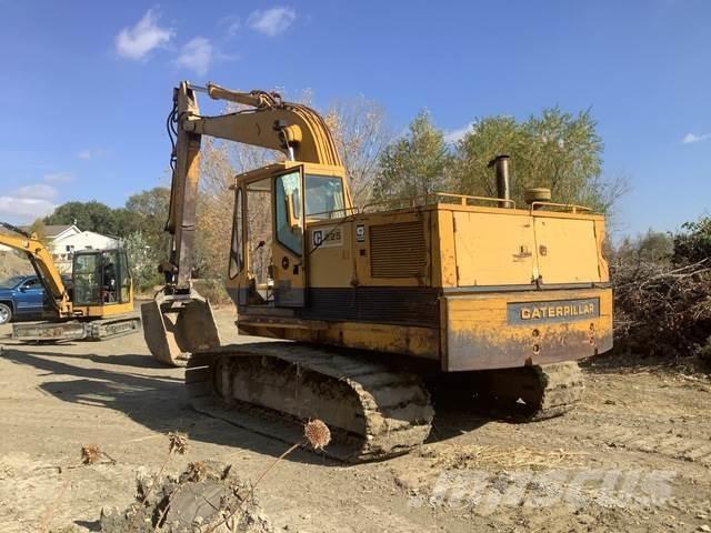 CAT 225 Telakaivukoneet