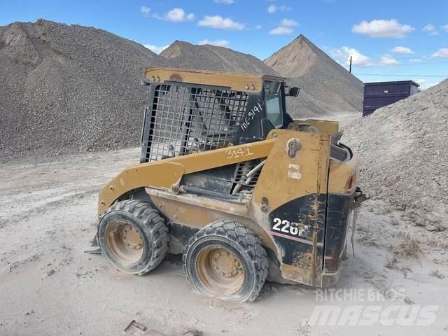 CAT 226B Liukuohjatut kuormaajat