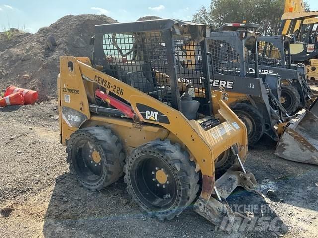CAT 226B3 Liukuohjatut kuormaajat