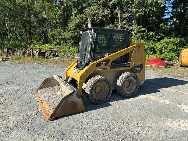 CAT 226B3 Liukuohjatut kuormaajat