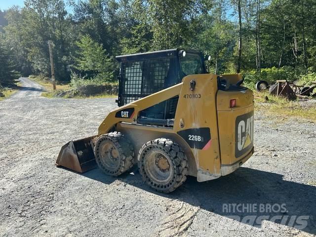 CAT 226B3 Liukuohjatut kuormaajat