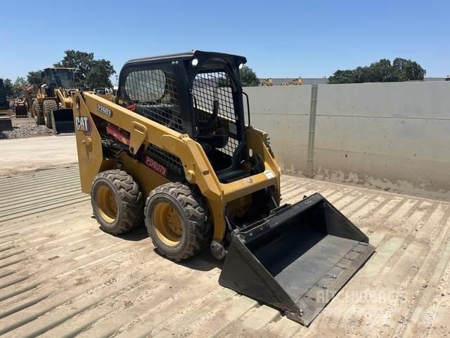 CAT 226D3 Liukuohjatut kuormaajat