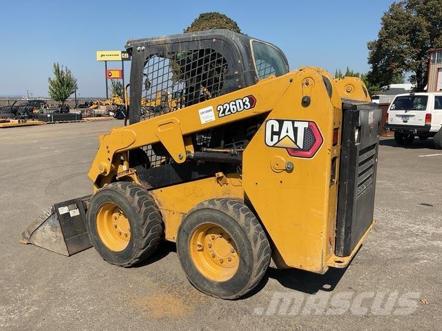 CAT 226D3 Liukuohjatut kuormaajat