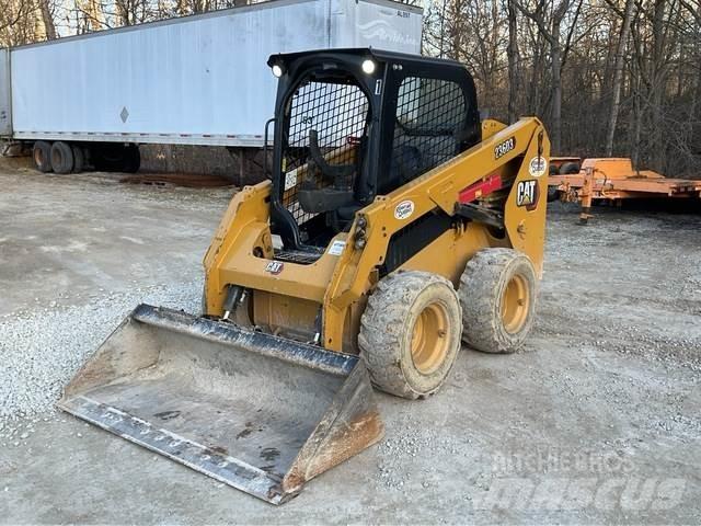 CAT 236D3 Liukuohjatut kuormaajat