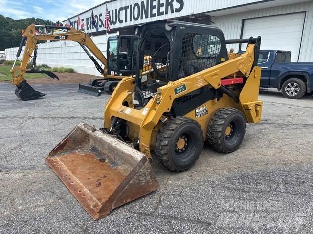 CAT 242D Liukuohjatut kuormaajat