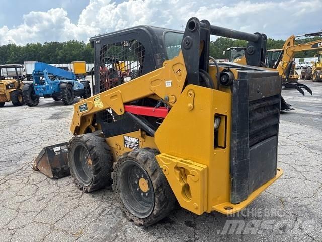 CAT 242D Liukuohjatut kuormaajat