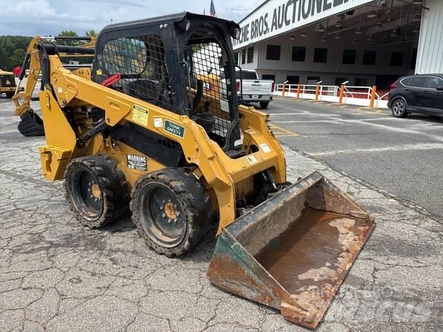 CAT 242D Liukuohjatut kuormaajat