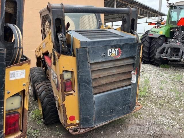 CAT 242D3 Liukuohjatut kuormaajat
