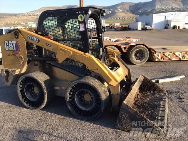 CAT 246D3 Liukuohjatut kuormaajat
