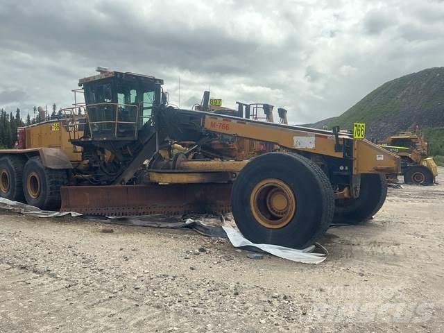 CAT 24M Tiehöylät