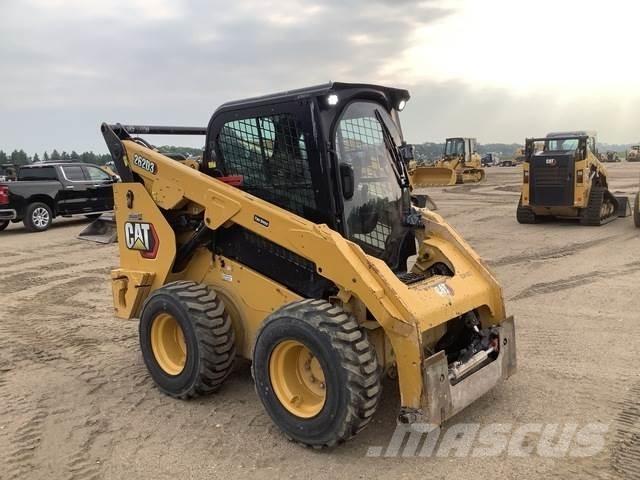 CAT 262D3 Liukuohjatut kuormaajat