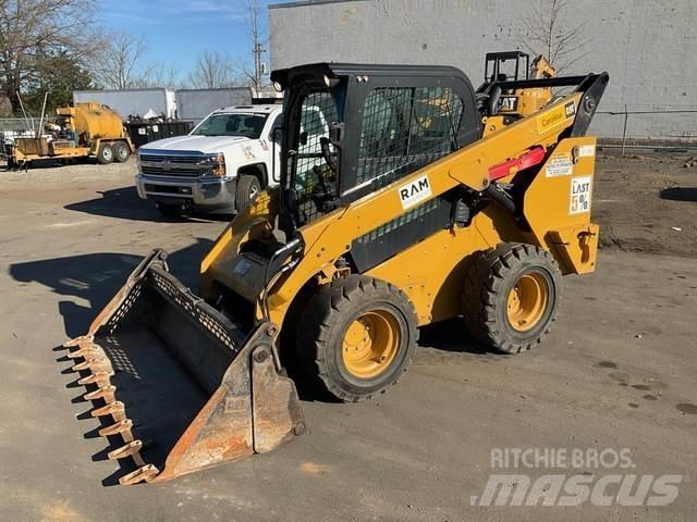 CAT 272D2 Liukuohjatut kuormaajat