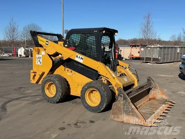 CAT 272D2 Liukuohjatut kuormaajat