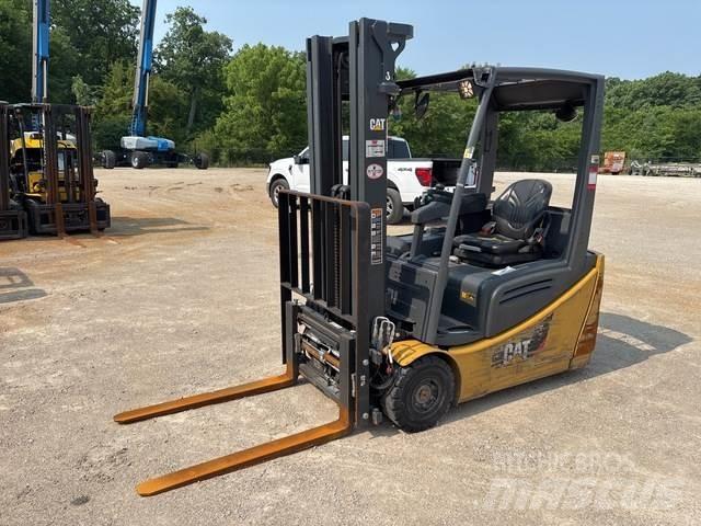 CAT 2ET3000 Sähkötrukit