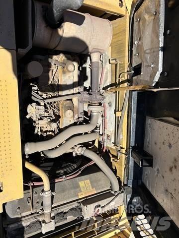 CAT 320D Telakaivukoneet