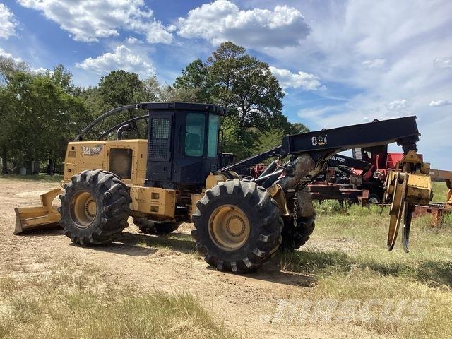 CAT 525D Juontokoneet