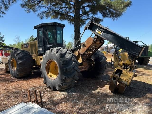 CAT 535D Juontokoneet