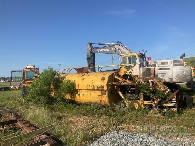 CAT 613C Vesisäiliöautot