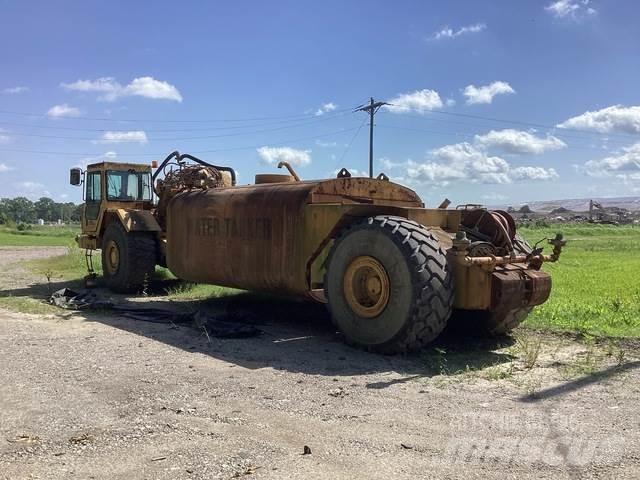 CAT 615C Vesisäiliöautot