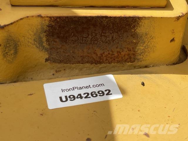 CAT 621B Kaavinvaunut