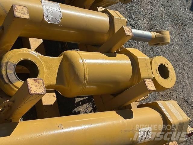 CAT 657E Muut