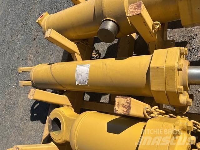 CAT 657E Muut