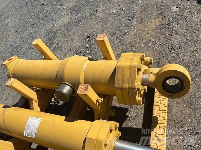 CAT 657E Muut