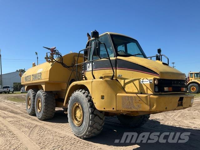 CAT 725 Vesisäiliöautot