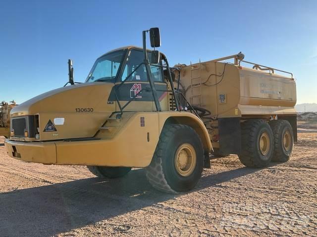 CAT 735 Vesisäiliöautot