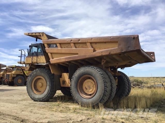 CAT 777D Dumpperit