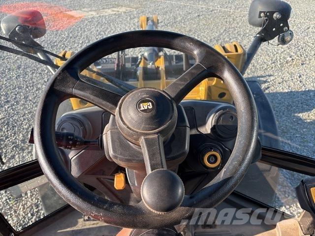 CAT 906 Pyöräkuormaajat