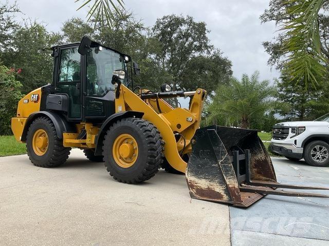 CAT 906 Pyöräkuormaajat