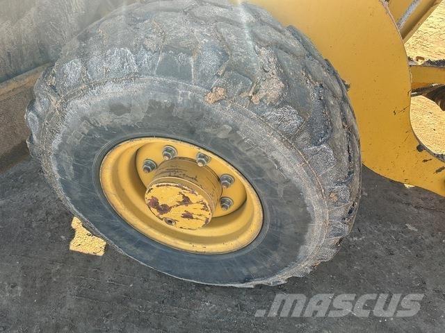 CAT 906H Pyöräkuormaajat