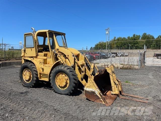 CAT 922 Pyöräkuormaajat