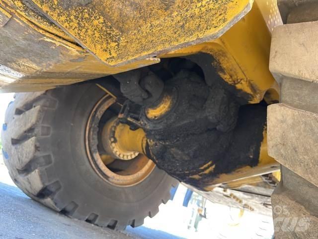 CAT 988G Pyöräkuormaajat