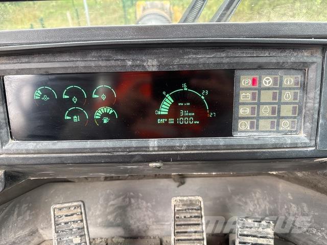 CAT 990 Pyöräkuormaajat