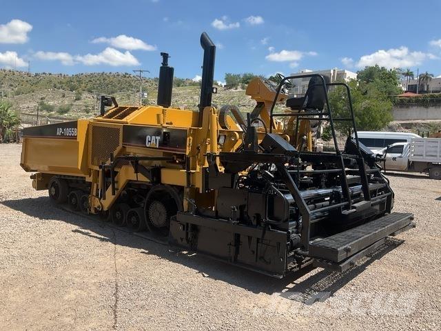 CAT AP-1055B Asfalttikoneet