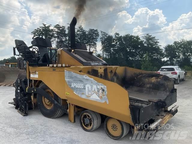CAT AP-600D Asfalttikoneet