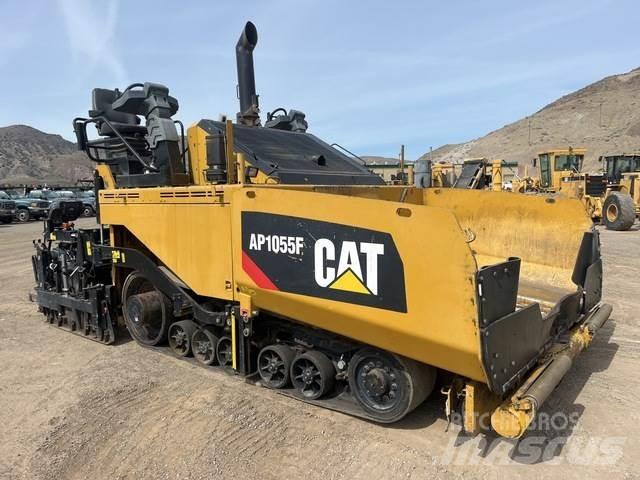 CAT AP1055F Asfalttikoneet