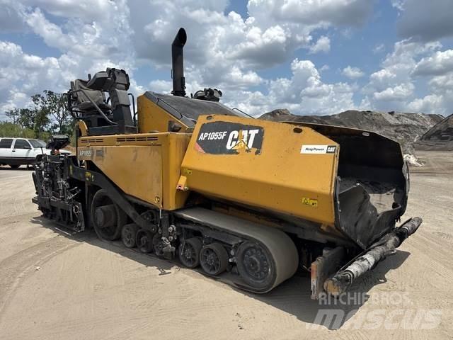 CAT AP1055F Asfalttikoneet