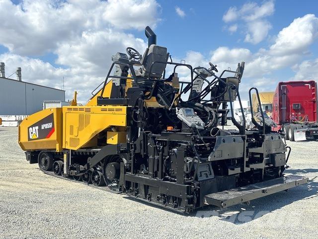 CAT AP1055F Asfalttikoneet