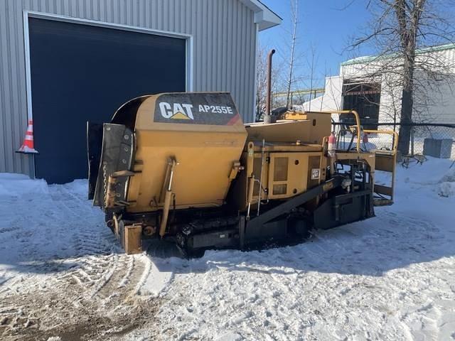 CAT AP255E Asfalttikoneet