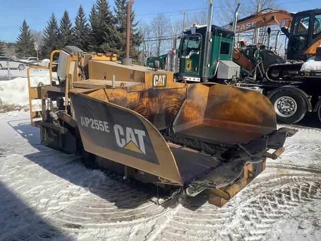 CAT AP255E Asfalttikoneet