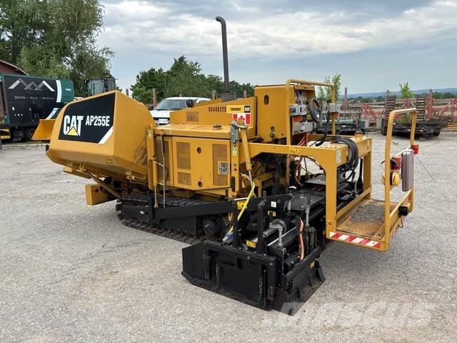CAT AP255E Asfalttikoneet