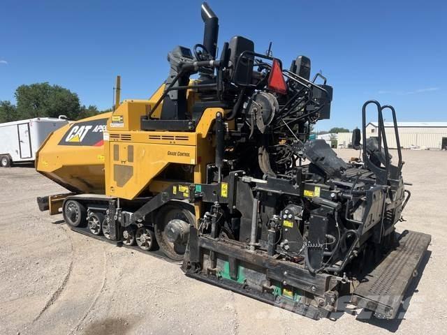 CAT AP555F Asfalttikoneet