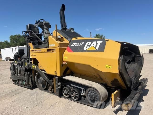 CAT AP555F Asfalttikoneet