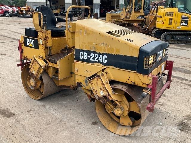 CAT CB-224C Tandemjyrät