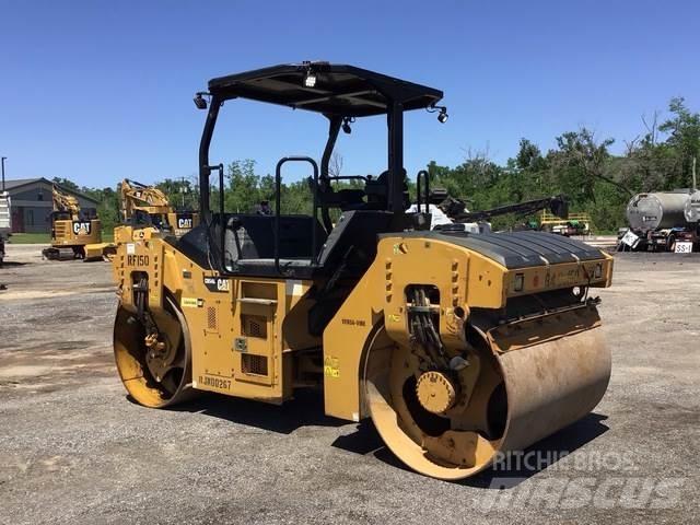 CAT CB54B Tandemjyrät